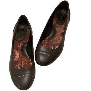 Born LOLA Black Leather Flat Studded Slip-on Comfort Ballet Flats